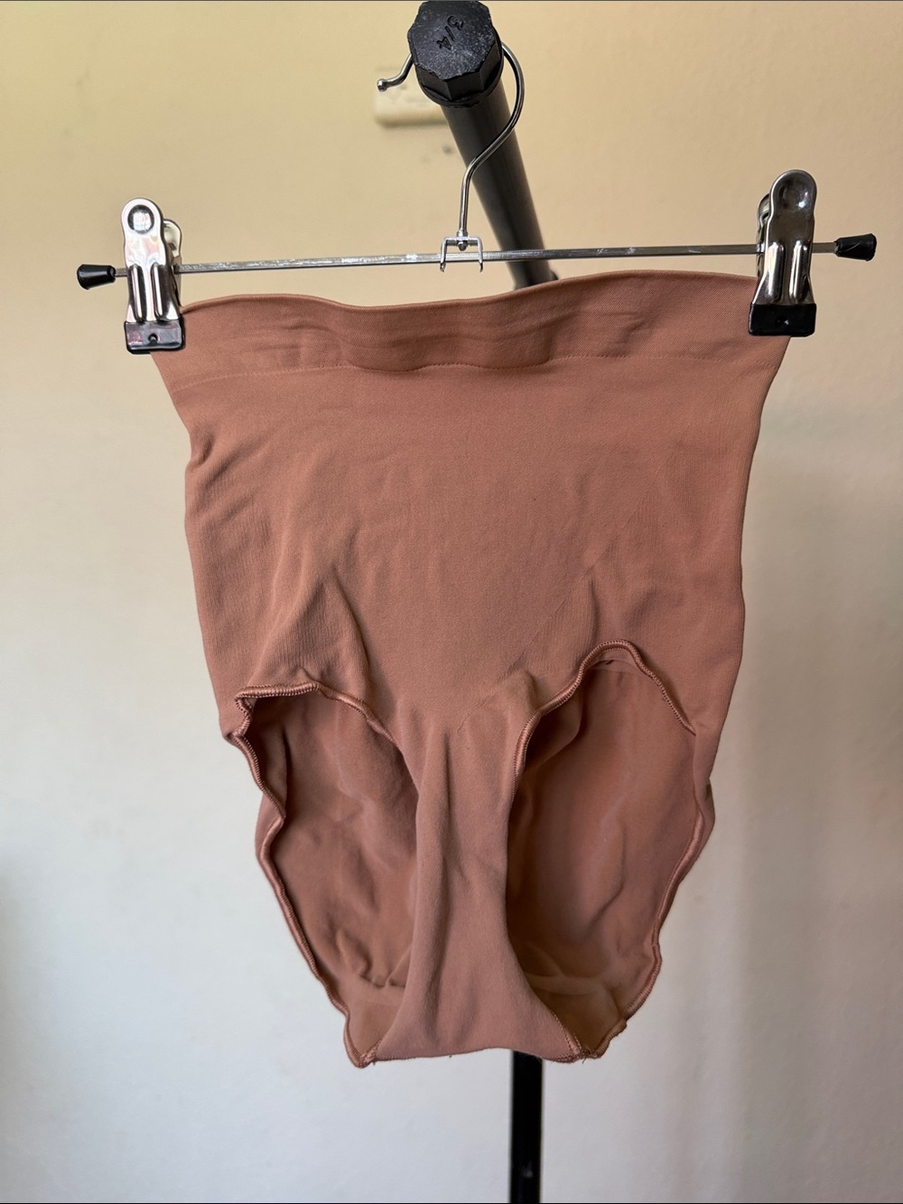 NWOT SKIMS Seamless Sculpt High-Waisted Brief, Size L / XL